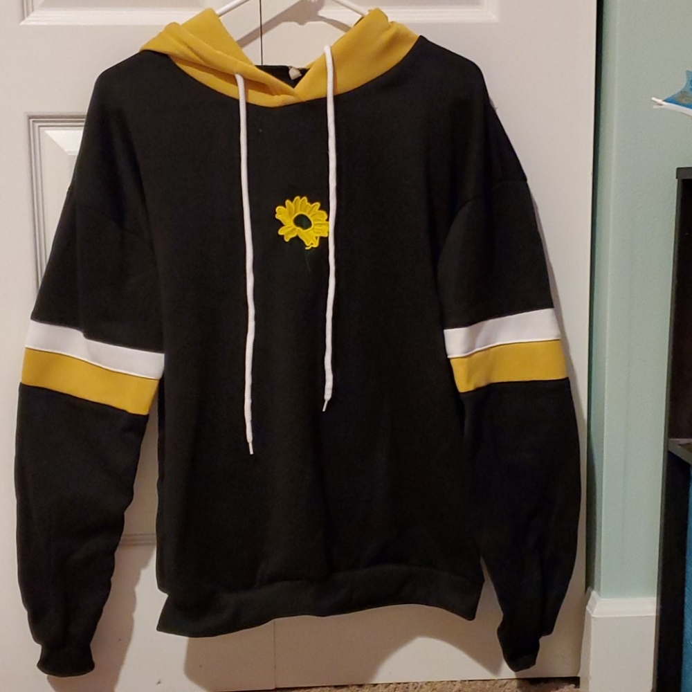 New never worn hoodie